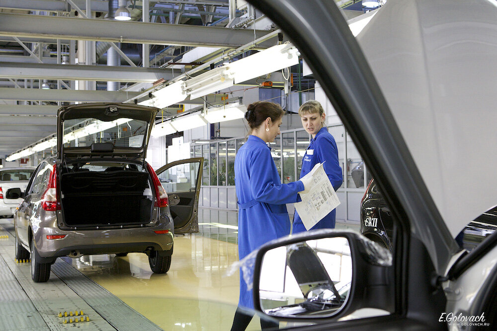 Завод mercedes-benz в германии. Заводы пежо ситроен франция. Автозавод ваз. Автозавод ваз в тольятти. Завод автоваз конвейер датсун.