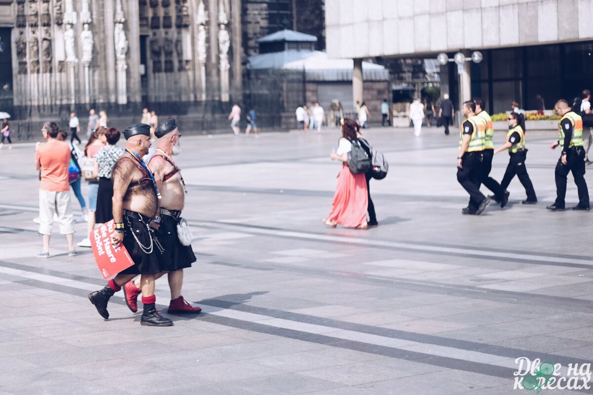 Гей парад в честь разрешения однополых браков