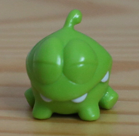 Наш Ам-Ням из коллекции яиц с сюрпризом, цельная фигурка.
