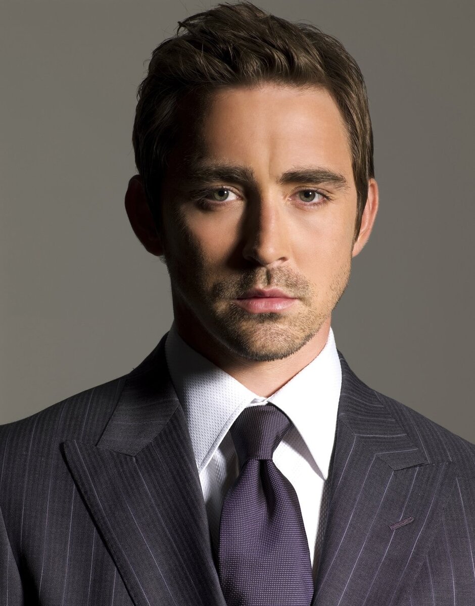 Ли пейс. Lee Pace. Ли Пейс 2021. Джон Макмиллан актер. Пейс Джордж актер.