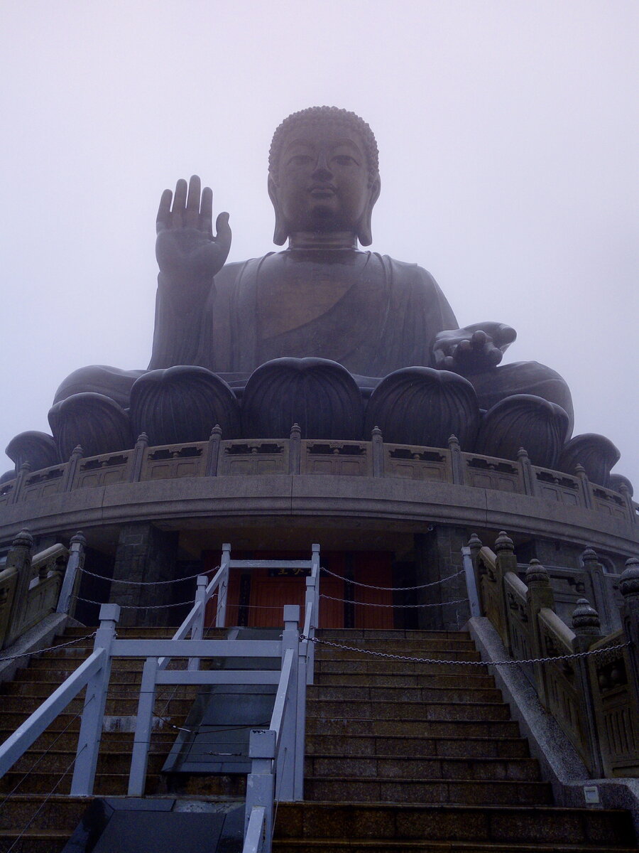 фото: статуя большого Будды