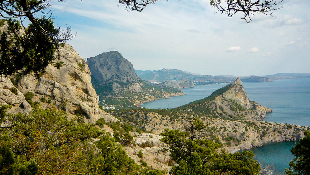 Вид с Караул-Оба в сторону Нового света и Судака