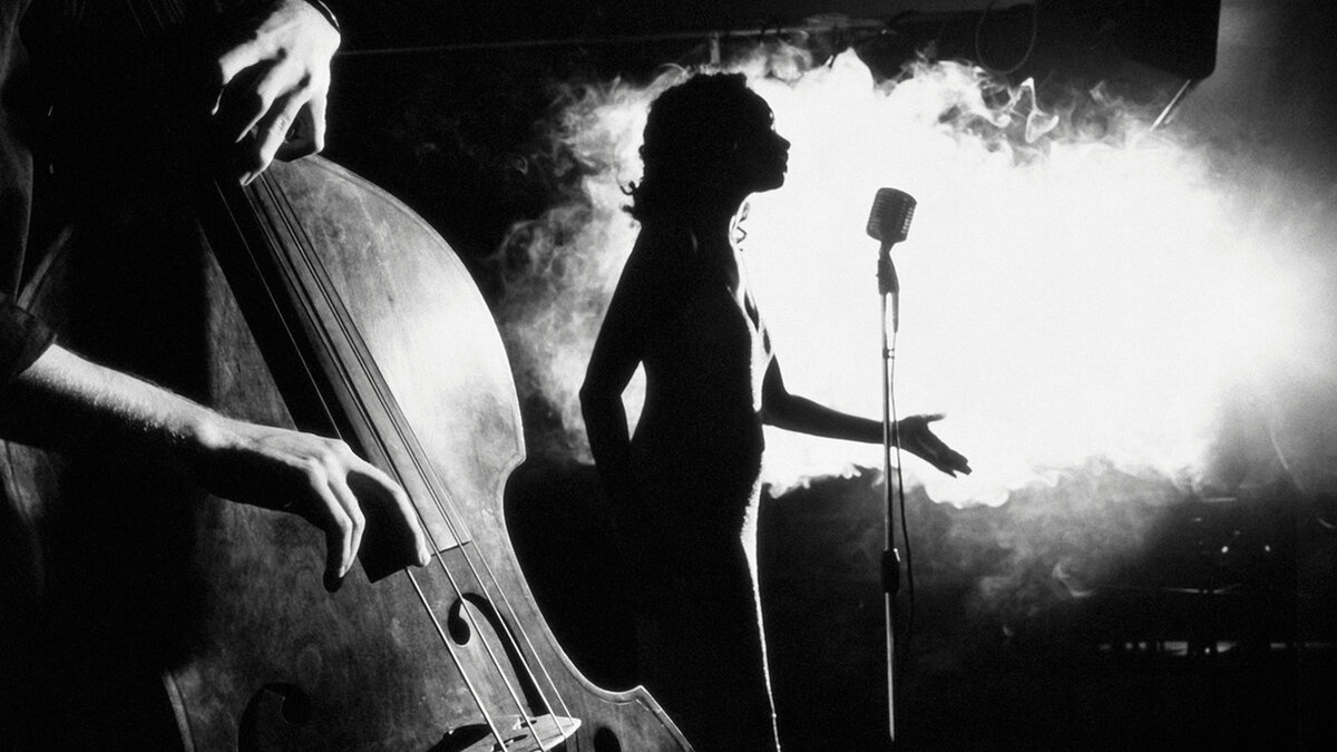 На фото джазовая певица Гаухар Саттарова