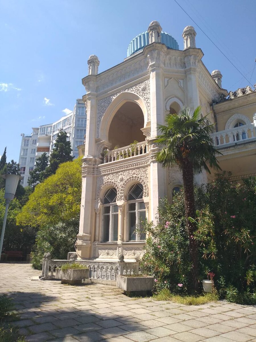 дворец эмира бухарского в ялте фото