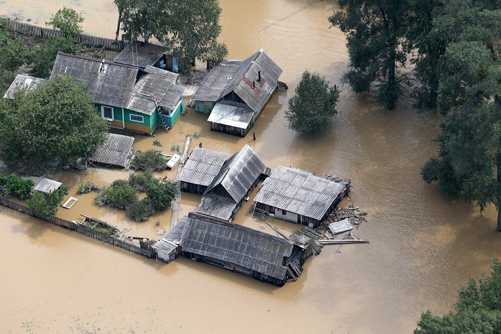 Два затопленных дома. Приморский край, 2016 год Тайфун Лайонрок. Наводнение Приморский край 2016. Тайфун Приморье наводнение. Лайнрок Тайфун в Приморье.
