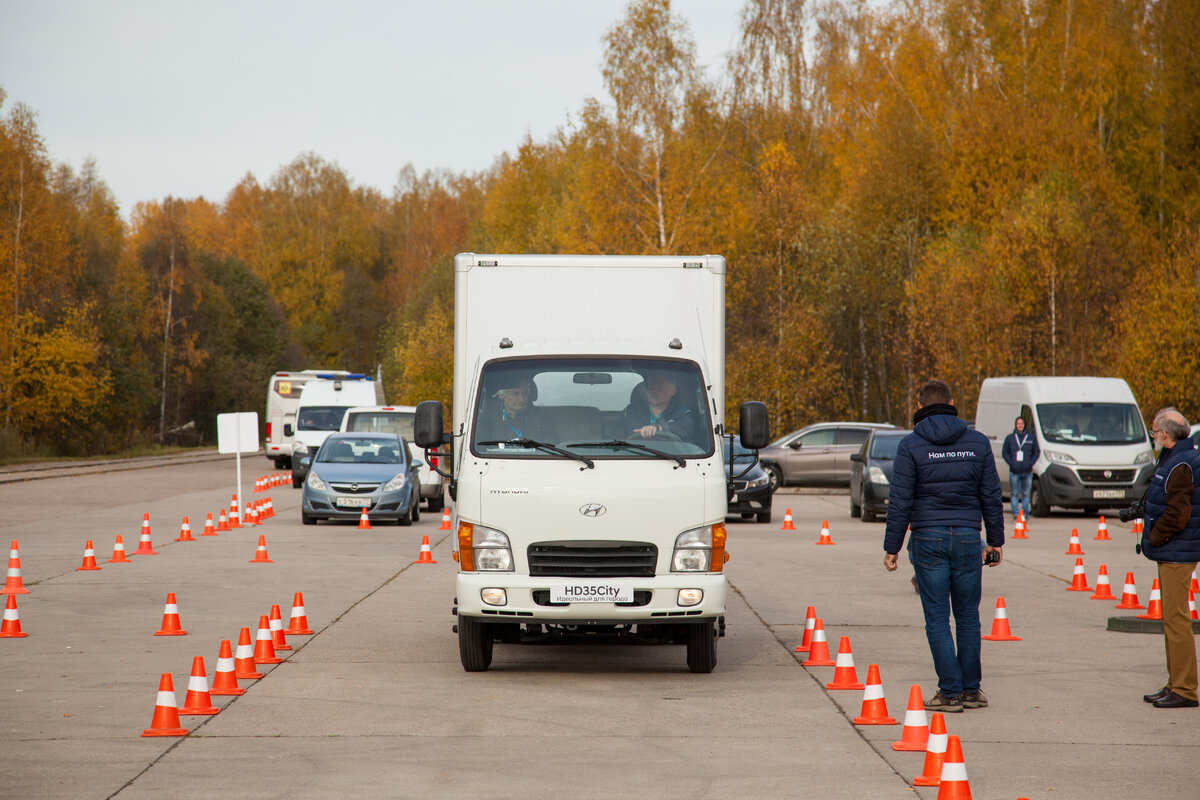 Приятный бонус от Hyundai в том, что гарантия на HD35 City составляет 3 года или 300 000 км пробега. У конкурентов 2 года или 200 000 км. 