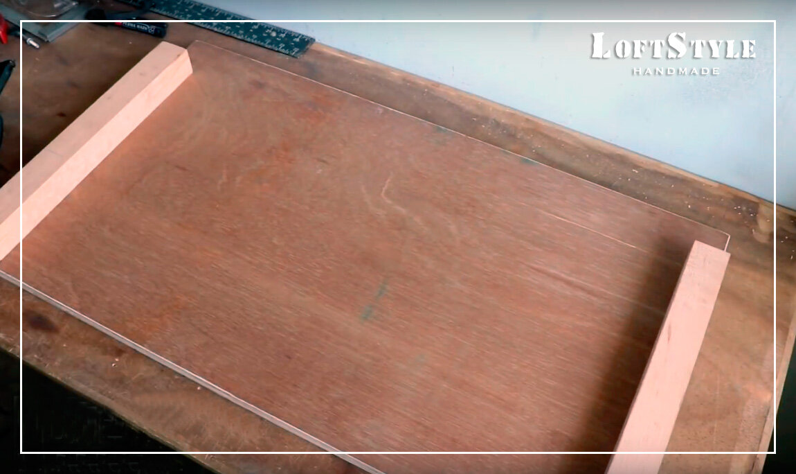 фанера с прикрученными брусочками