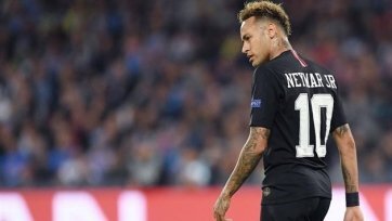 Фото: lequipe.frНапомним, что французской команде в 1/8 финала Лиги чемпионов предстоит сразиться именно с манкунианцами. Сегодня новым наставником «красных дьяволов» стал Уле-Гуннар Сульшер, сменивший на этом посту Жозе Моуринью.
