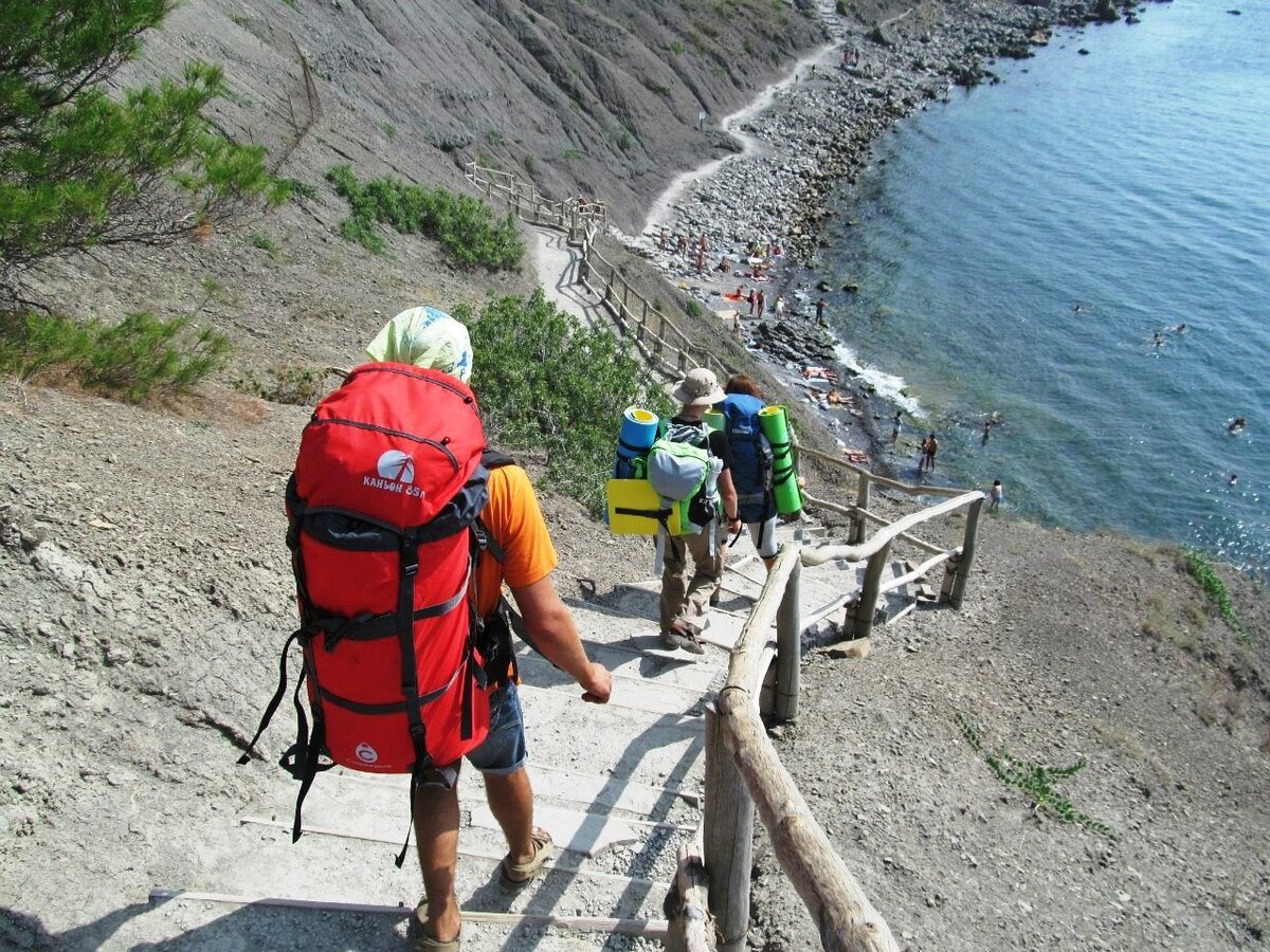 Крым люди на прогулке