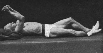 Несколько дней назад я опубликовала первую статью о Сэнфорде Беннете - человеке, который в 50 лет стал делать собственный комплекс упражнений для лица и тела в кровати, а к 72 годам по всем...-31