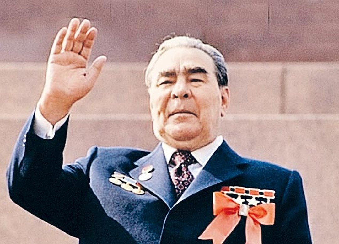 Картинки смешные брежнев