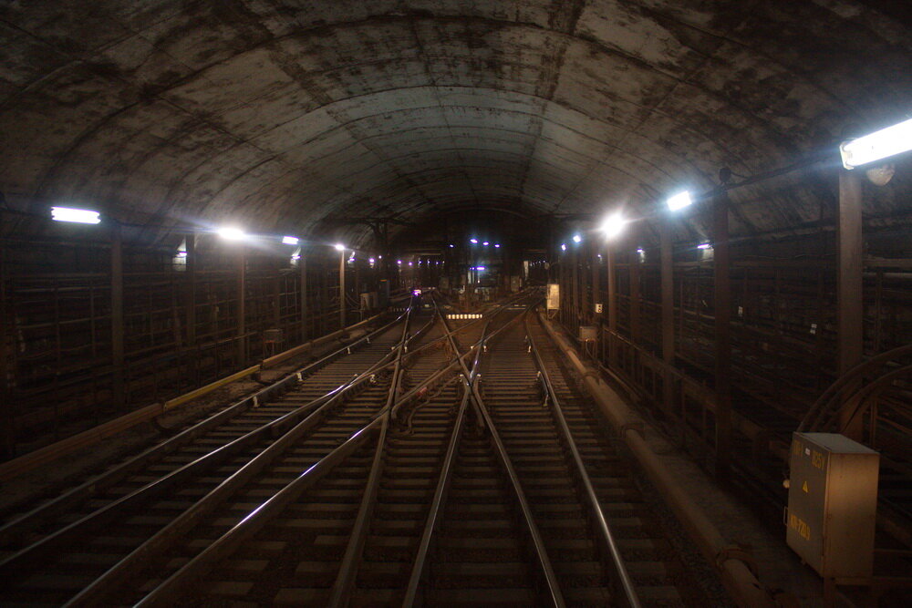 Стрелки должны вывести нас на основной ход