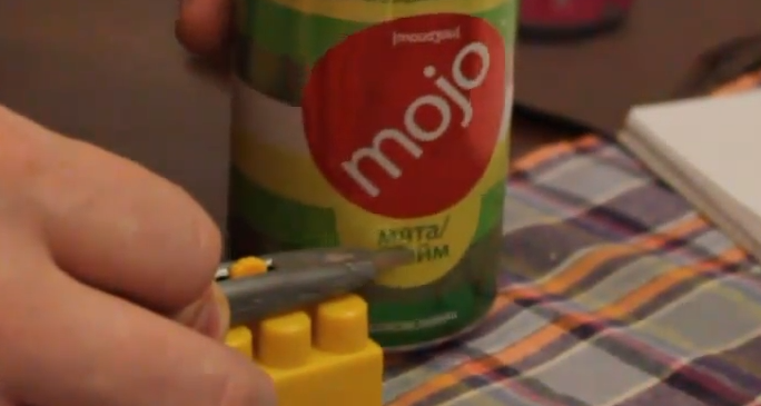 Для этого подошла игрушка от Лего позаимствованная у сына в игрушках)))