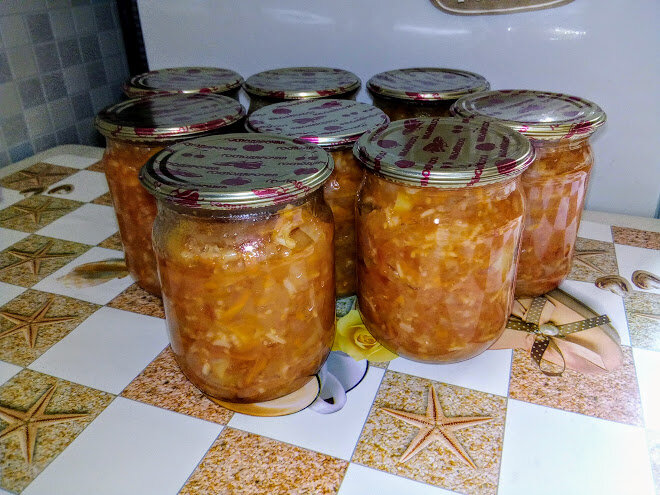 Салат с рисом на зиму. Салат с рисом на зиму рецепты. Рецепт салата с рисом на зиму просто рецепт. Рецепт салата Глобус на зиму с рисом.