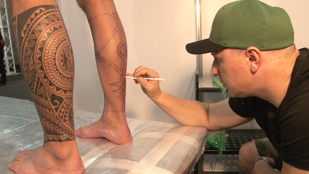 Сочи открыл сезон фестивалей татуировки в стране