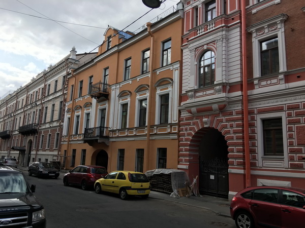 Галерная улица