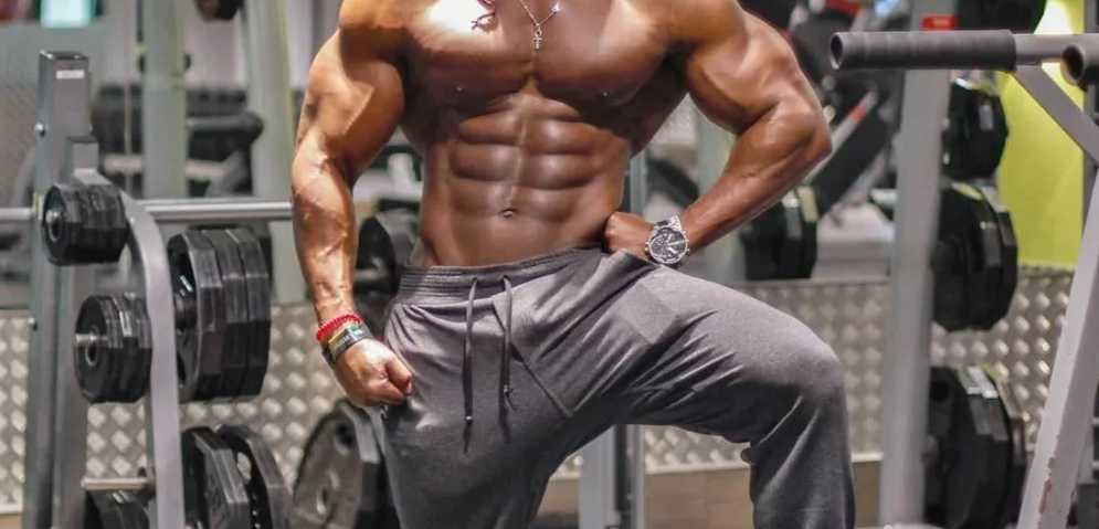 Рельефный пресс бодибилдера