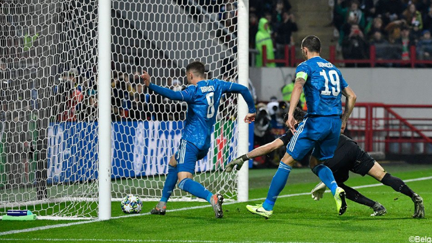 Рэмзи вколачивает мяч в пустые ворота на 3 минуте