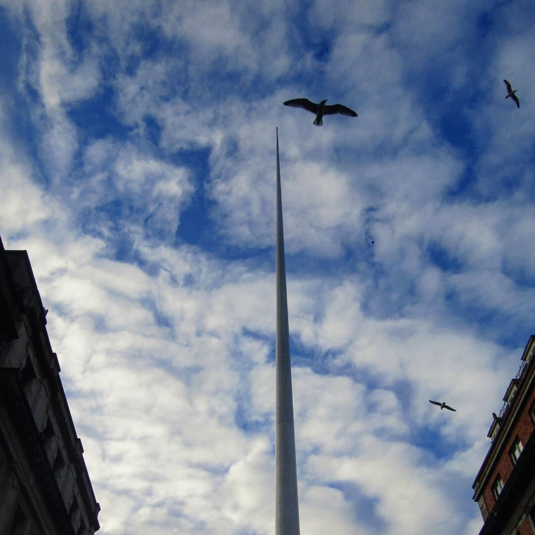 Дублинская "игла", Spire of Dublin - памятник из стали в форме иглы, центральная улица Дублина. Январь 2020 г.