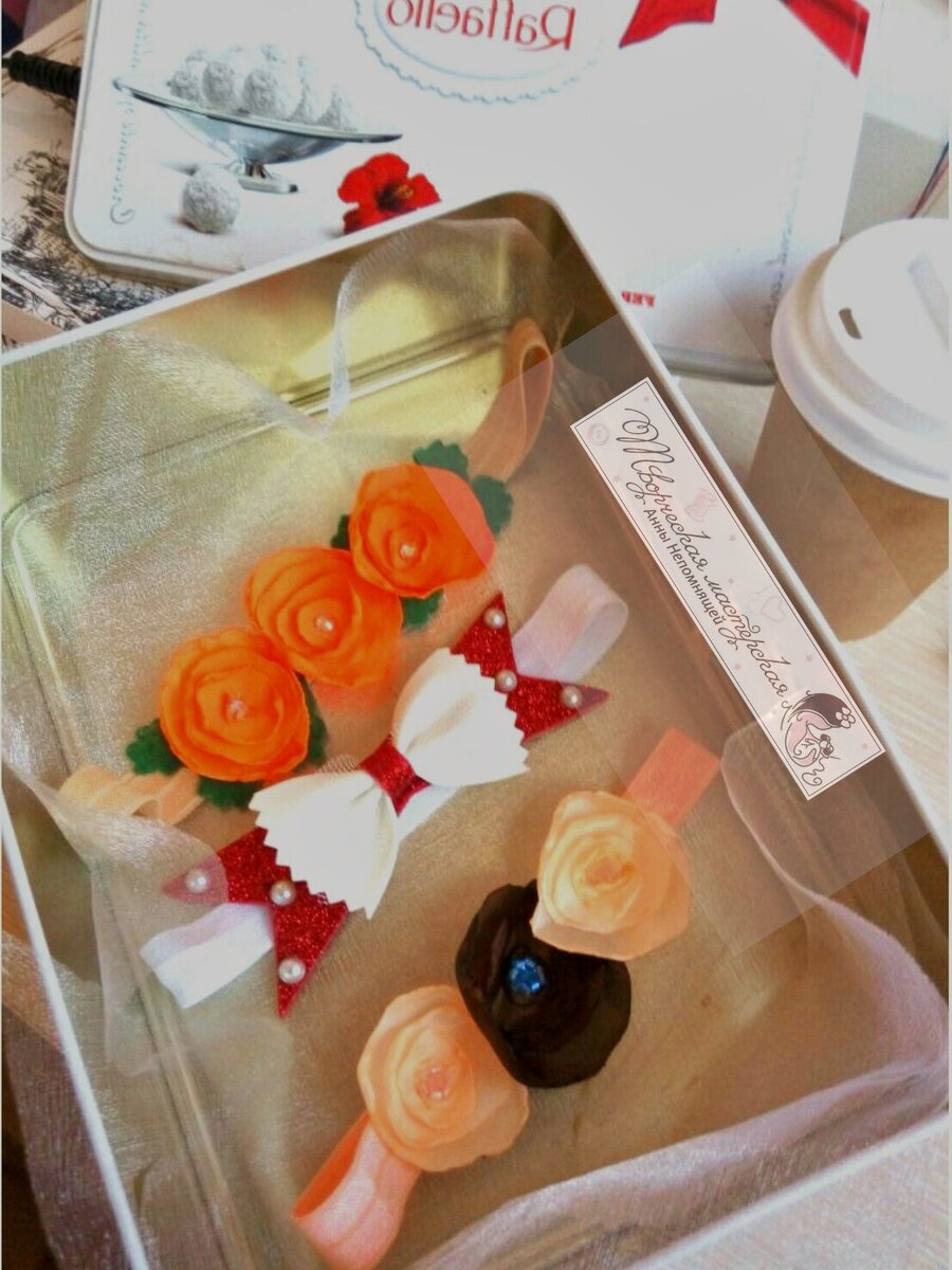 Яркие, нарядные, повседневные и праздничные повязочки помогают мамочкам создавать образ для своих принцесс.