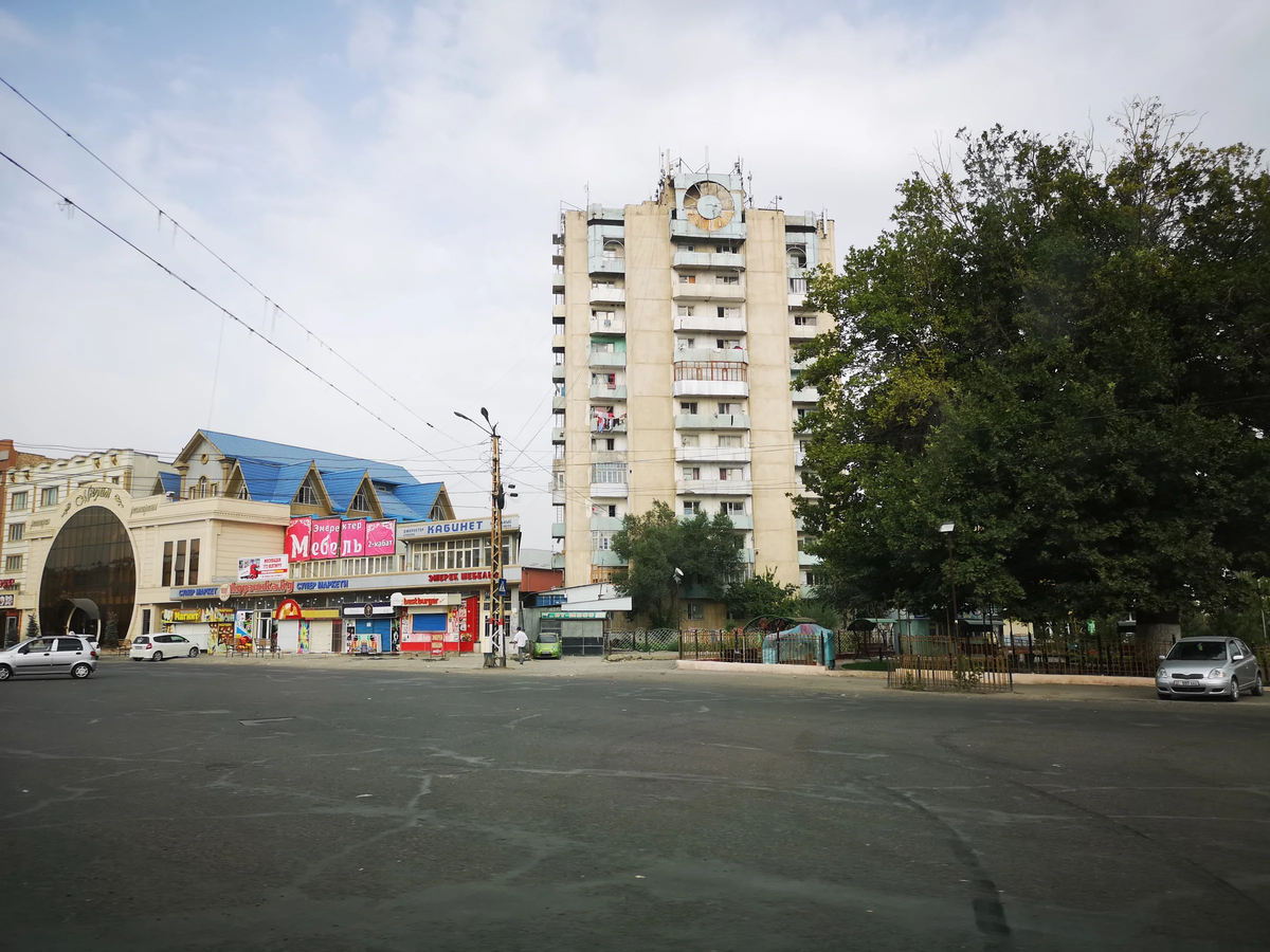 Киргизский Ош до и после распада СССР. Нашел старые фотографии и сравнил город раньше и сейчас