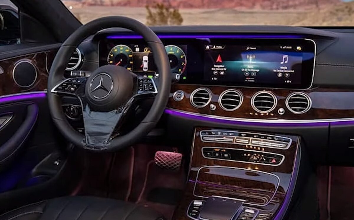 Mercedes e 2020. Mercedes Benz e class 2020 салон. Мерседес Бенц е класс 2020 салон. Mercedes e class 2020 салон. Mercedes e class Interior 2020.