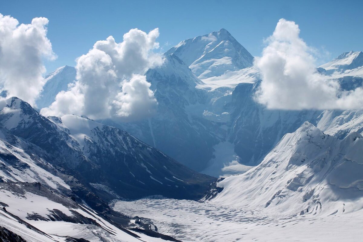 ПИК ИСМОИЛИ СОМОНИ