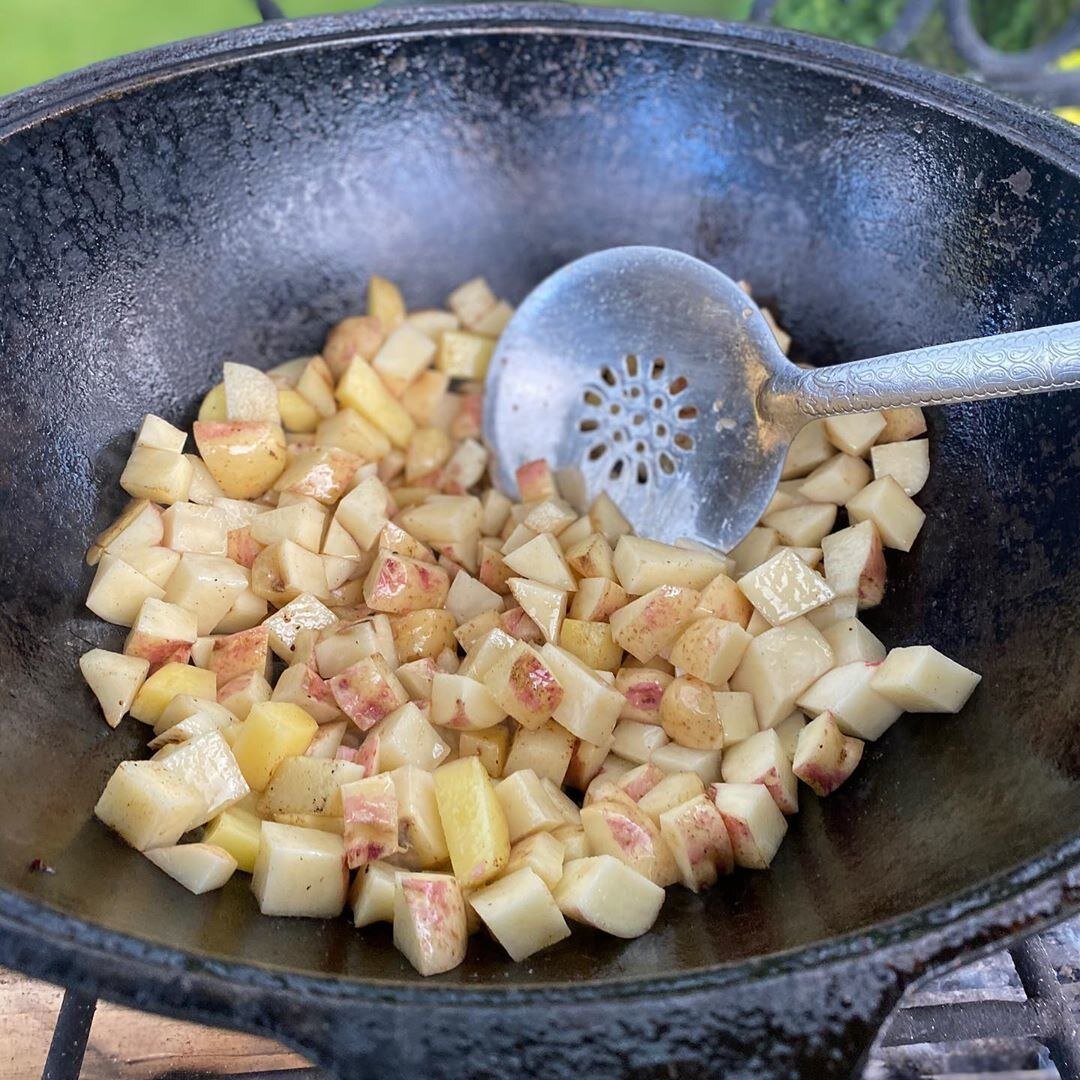 Как пожарить вкусно картошку на сковороде пошаговый рецепт обычный способ