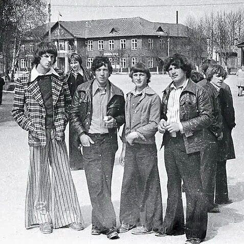 Рада приветствовать вас, дорогие читатели!
Сегодня я хочу рассказать вам о 70-х годах прошлого века. Время было просто удивительное! Наверно, самое спокойное время за всю историю Советского союза.