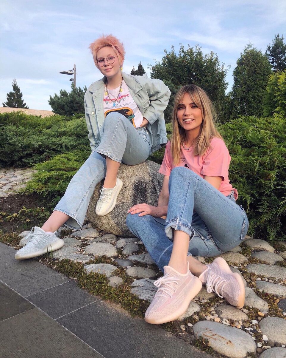 Глюкоза со своей старшей дочерью