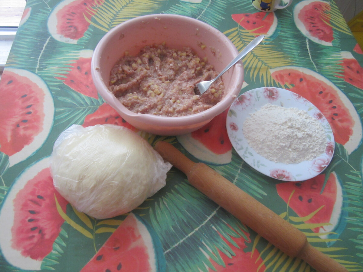 я ещё добавляю сырую картошку мелким кубиком 1 сред.можно тыкву или лука побольше!