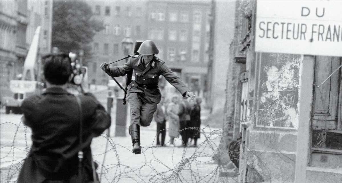 Легендарный прыжок Конрада Шумана. Фото: birdinflight.com