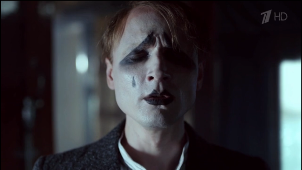 2 серия, Вертинский поет перед офицерами