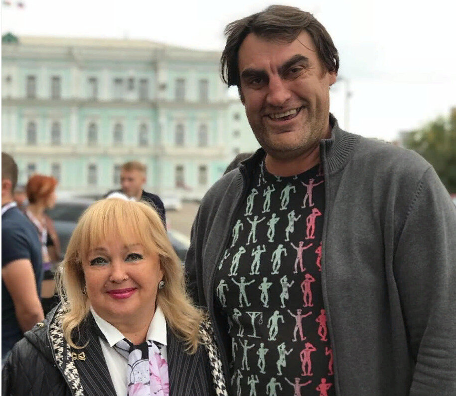 Повезло с женой Жена-красавица харизматичного актера Алексея Дмитриева и как выг