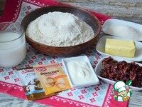     Приготовить продукты заранее, они должны быть комнатной температуры. А масло мягким, для этого его необходимо достать из холодильника за 2-3 часа. Сушёную вишню замочить в коньяке.