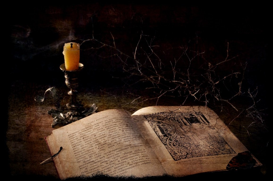 Первые мистические произведения. Фон литература. Красива мистическая книга. Книга и свеча. Магические рукописи.
