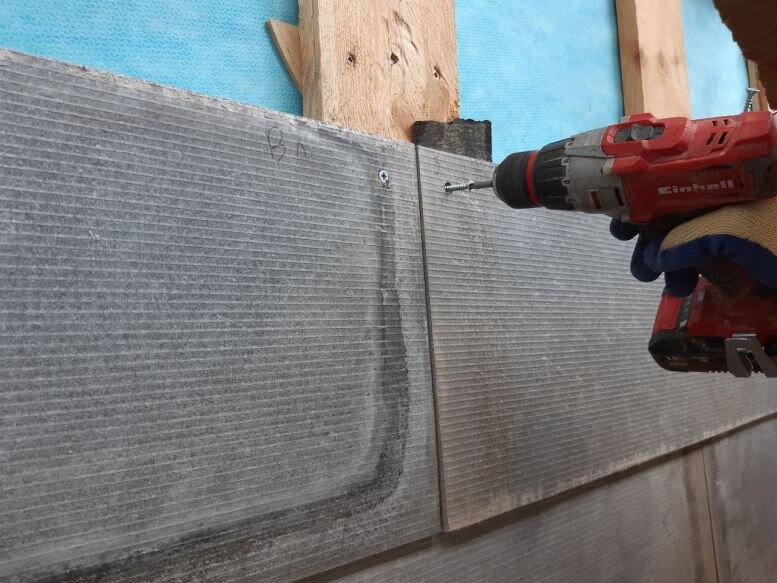 Если вы отделаете фасад своего дома шифером, то наверняка не прогадаете ...