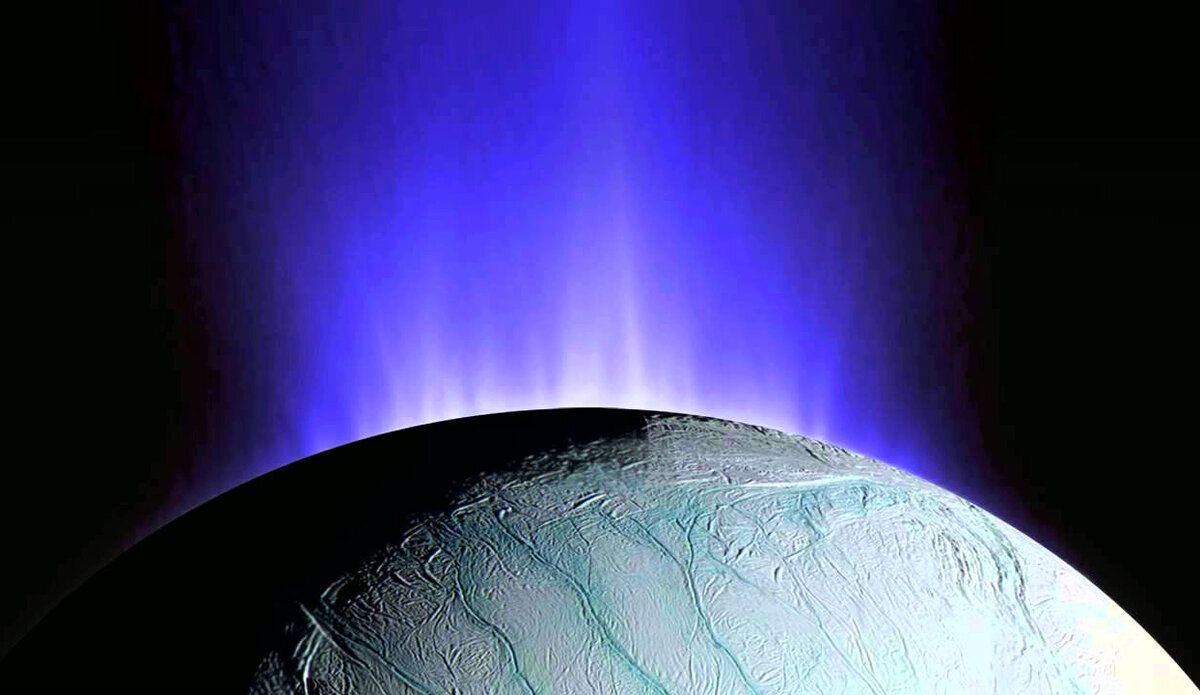 Гейзеры на Энцеладе. Фото: NASA