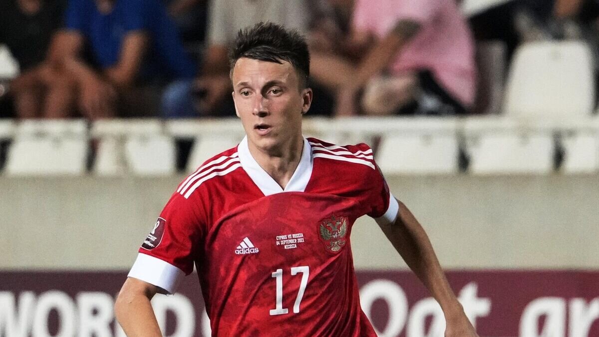    Игрок сборной России Александр Головин в матче отборочного этапа чемпионата мира по футболу 2022 между сборными Кипра и России.© РИА Новости / Александр Вильф
