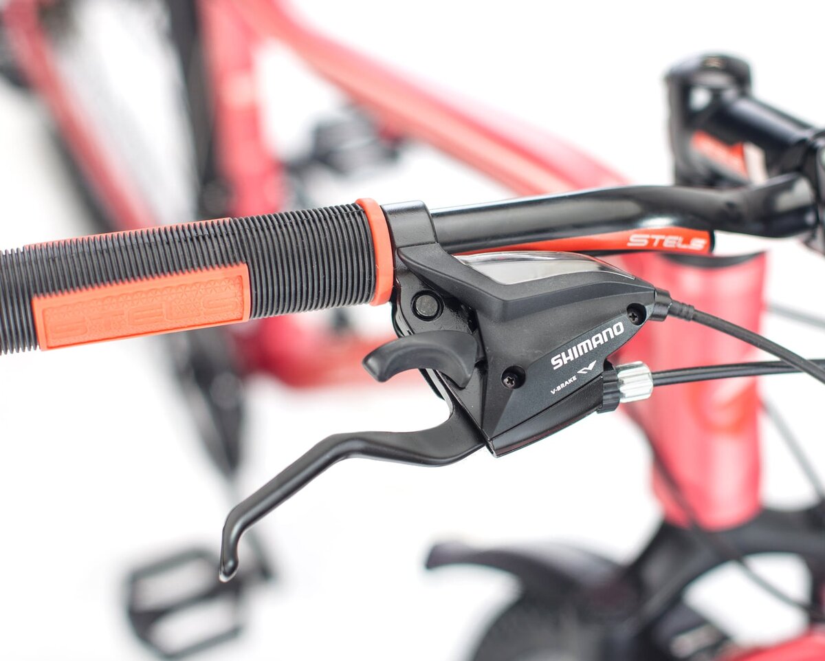 Велосипед с рычажковыми переключателями фирмы Shimano (Шимано) 