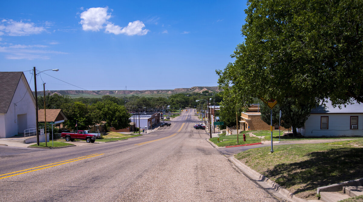Road in small town in Texas. Photo by Public Domain