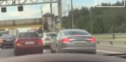 Ягуар подрезает