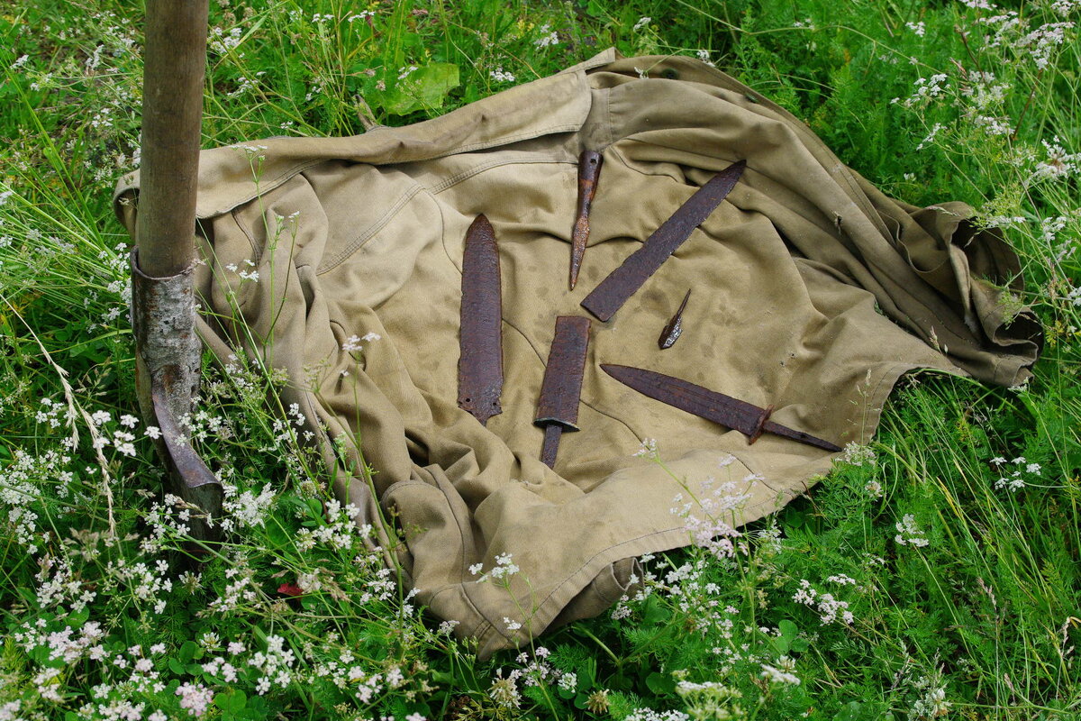 Таким явилось оружие на свет, пролежав в земле порядка полутора тысяч лет. Фото: Дмитрий Сивков, Влад Луканин