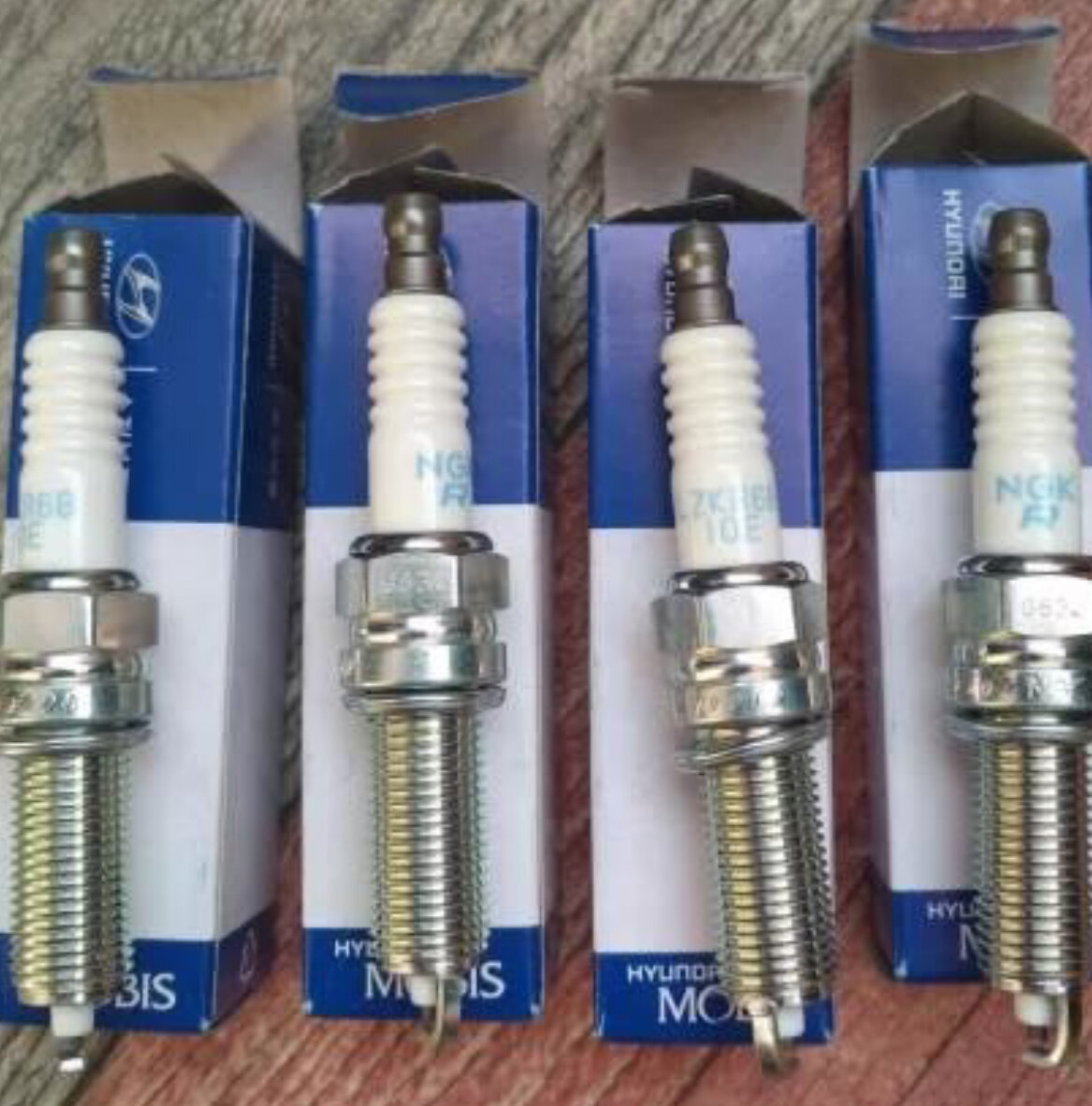 Вот свечи в оригинальной упаковке HYUNDAI/KIA 1885510060 ~цена 251₽ за штуку