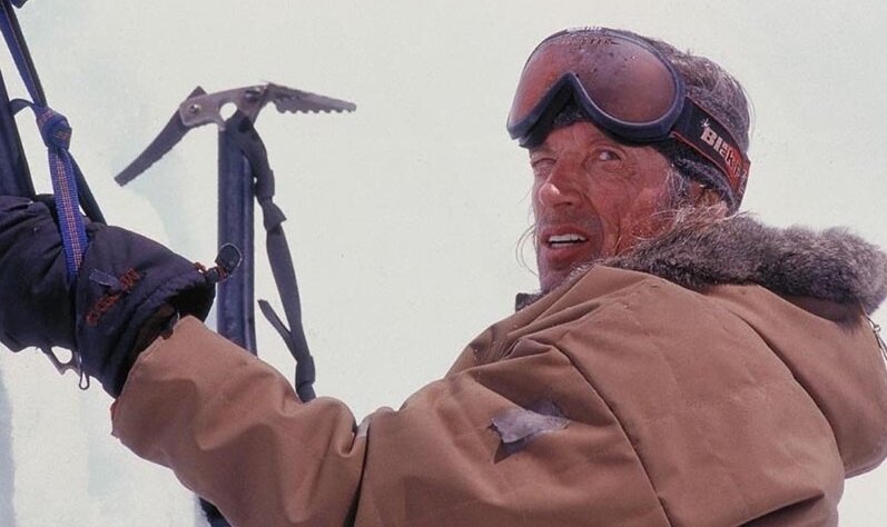 Кадр из фильма "Вертикальный предел"  2000 г.