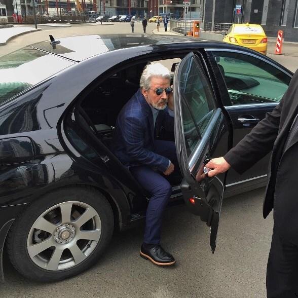 Сафарби Цалиева внесли в Книгу рекордов РФ и только в 95-летнем возрасте, ему лично передал права М. Скоков, являющийся главой МВД на территории Северной Осетии.