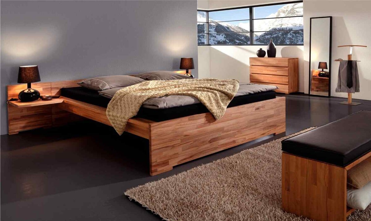 Кровать из массива