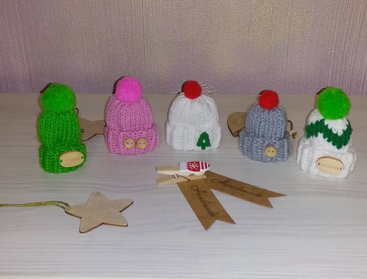 Броши-шапочки своими руками