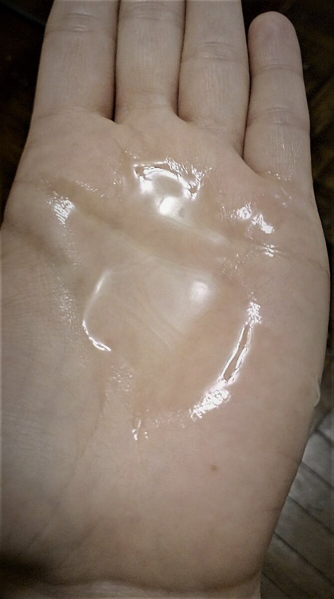 Очень жидкий шампунь. 410 мл быстро израсходуются!