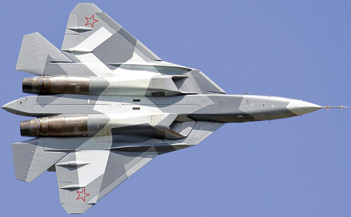 Один из опытных Су-57 ВКС России